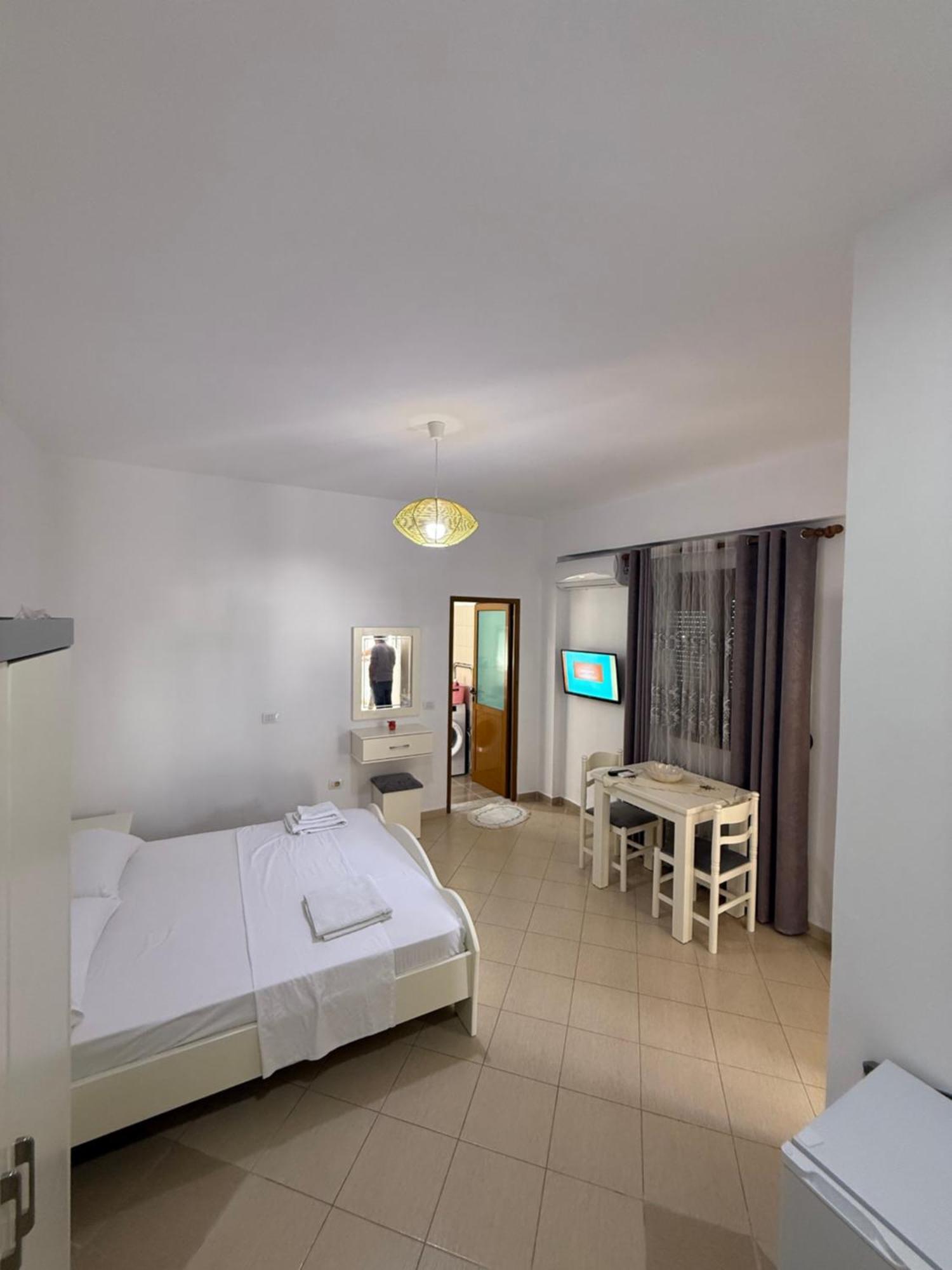 Amar Apartments Саранда Екстер'єр фото